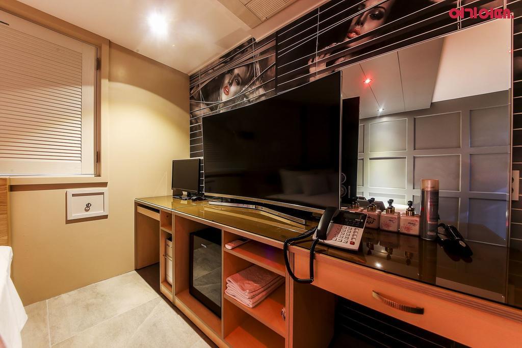 Goodstay Grand Motel Chuncheon Exteriör bild