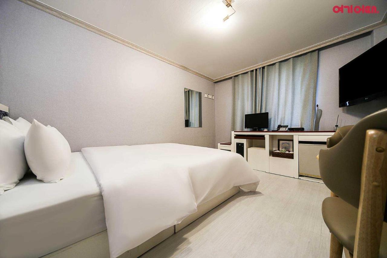 Goodstay Grand Motel Chuncheon Exteriör bild