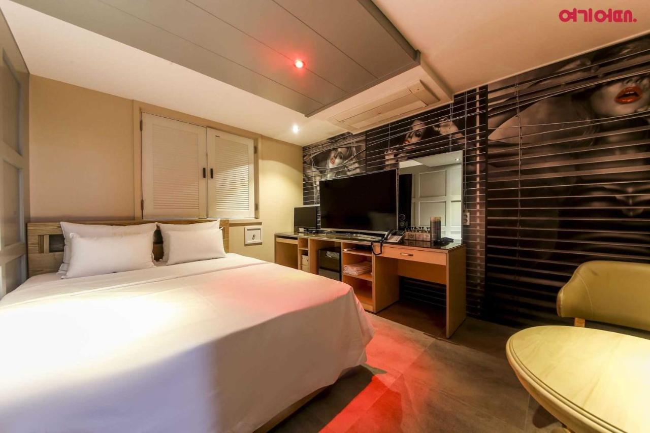 Goodstay Grand Motel Chuncheon Exteriör bild